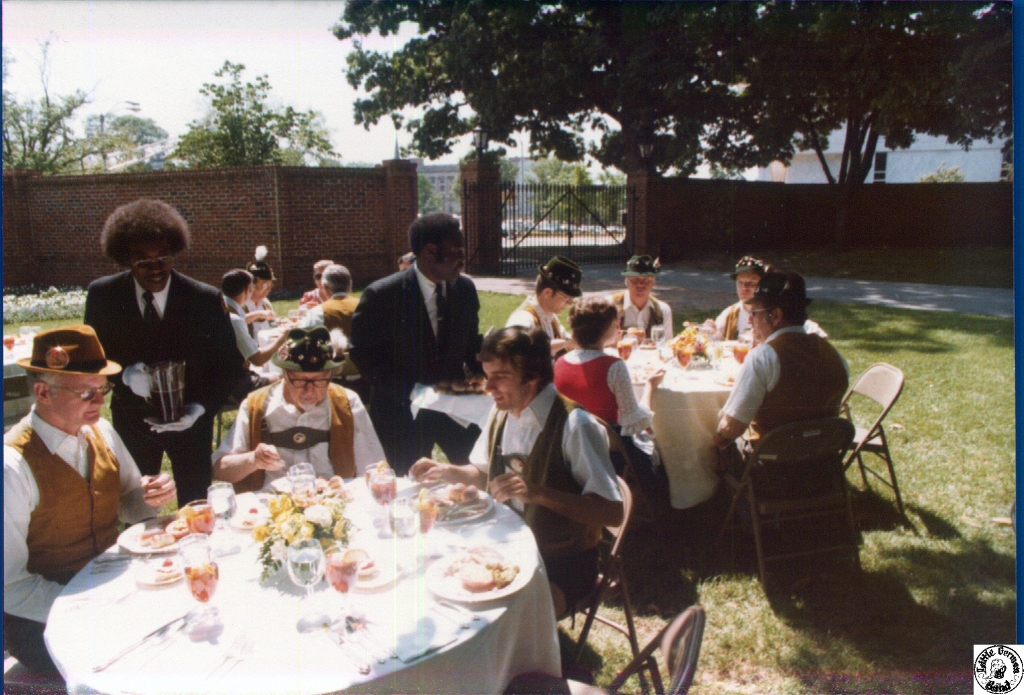 1977 05 03 12 NC Governors Mansion.jpg